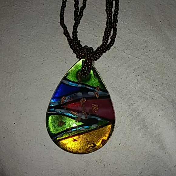 Jewelry - Boho iridescent pendant chocker